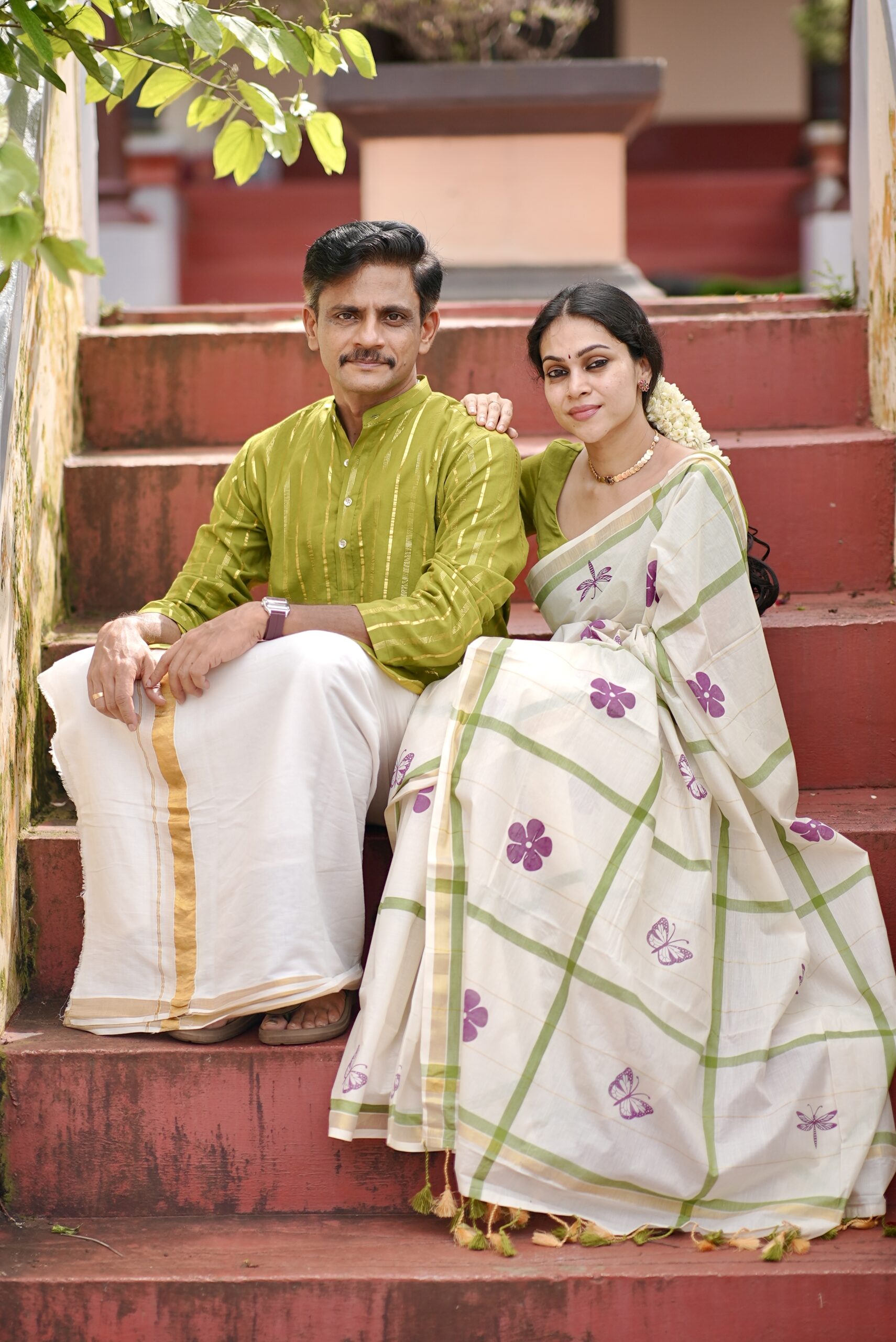 Kerala Kasavu saree and Men’s Stripe Kurta